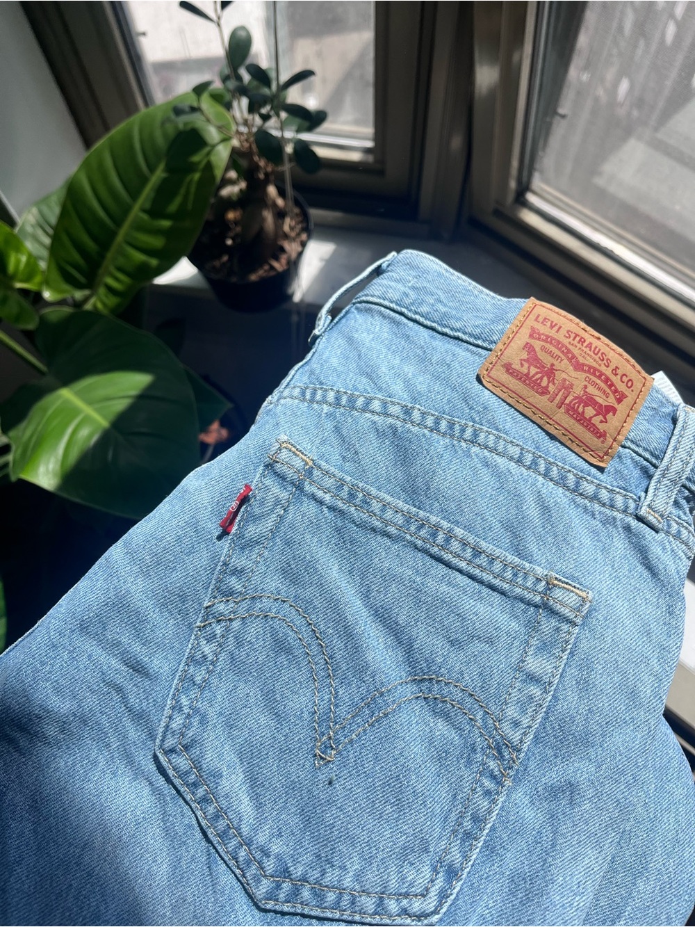 Levi's Light Blue Straight Leg Women's Jeans with Leather Patch